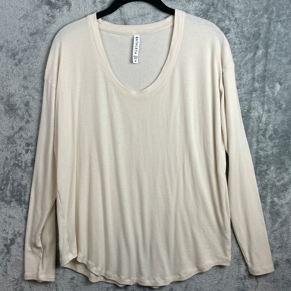 Athleta Cloudlight Stratus Top Womens Medium Cream Long Sleeve Casual Athleisure